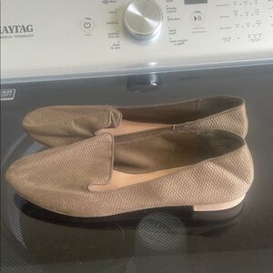 3/$15 🎉 FIONI  Olive green womans 8.5 flats Loafers